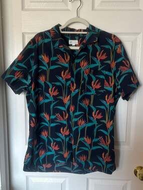 GAP Standard Fit Stretch Men's Short Sleeve Bird of Paradise Tropical Print Shir
